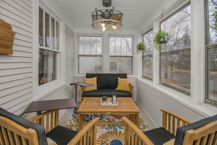 Property Photo:  1055 Englewood Avenue  MN 55104 