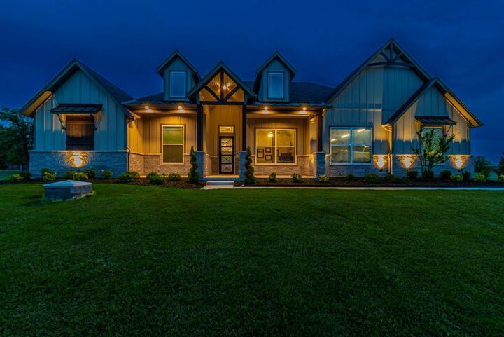 Property Photo: 150 Las Brisas Drive TX 76234