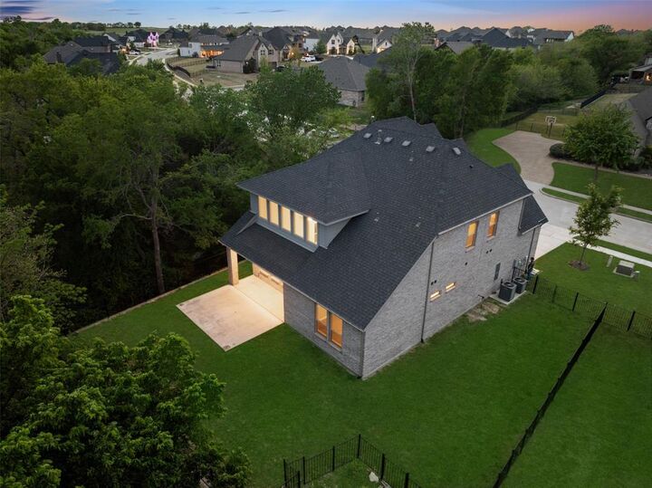 Property Photo:  1412 Bearpath Way  TX 75058 