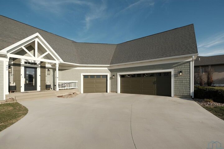 Property Photo: 402 Martin Drive NE IA 51041