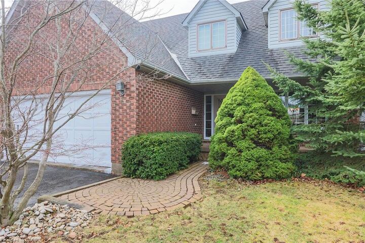 Property Photo: 5134 Oakwood Avenue ON L0R 1B8