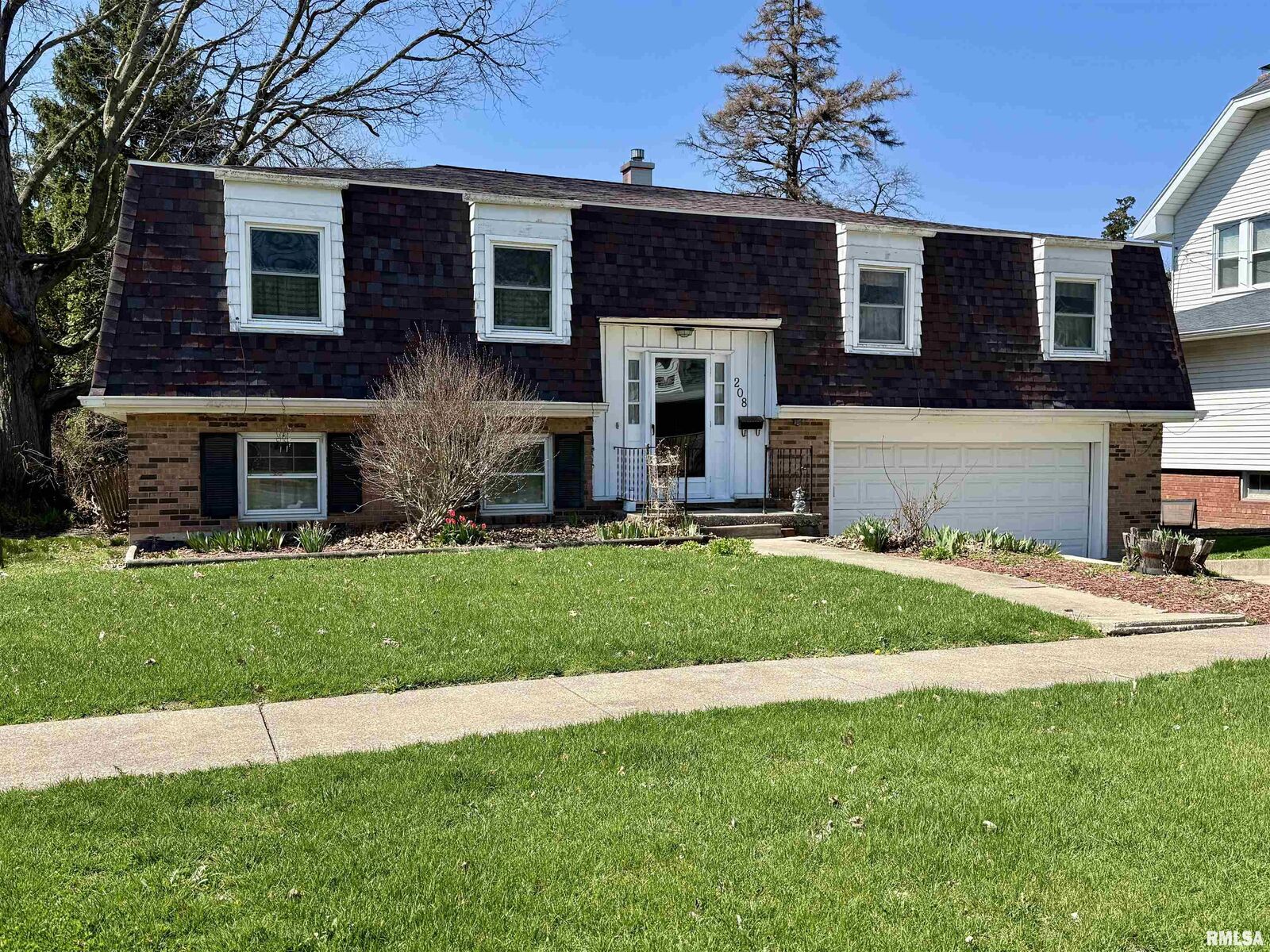 Property Photo:  208 S Market Street  IL 61448 
