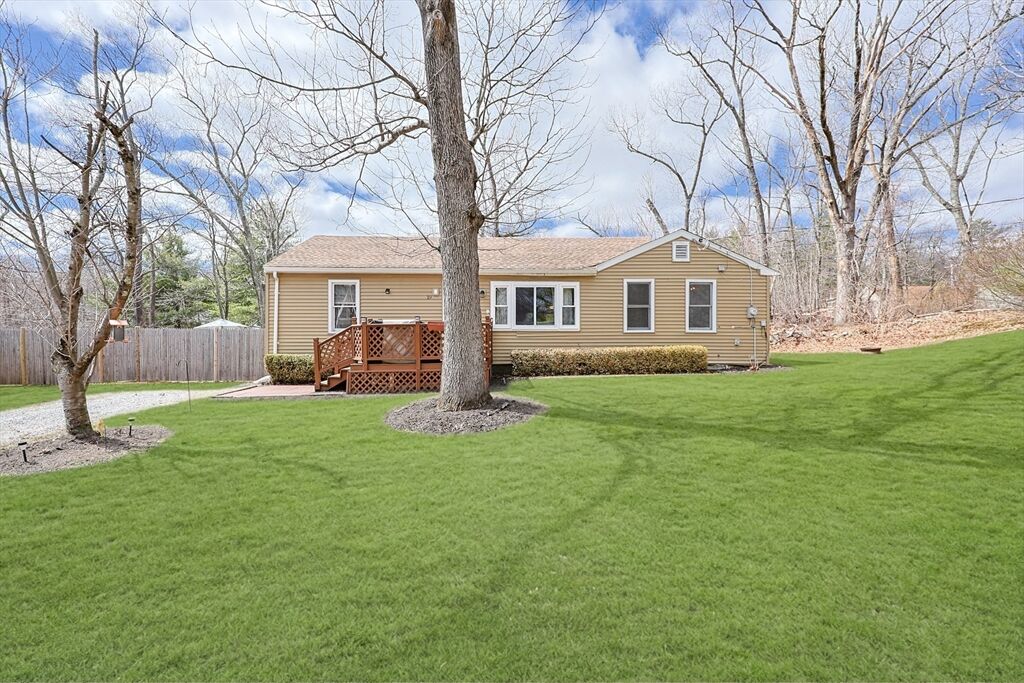 Property Photo:  19 Passway 3  MA 01602 