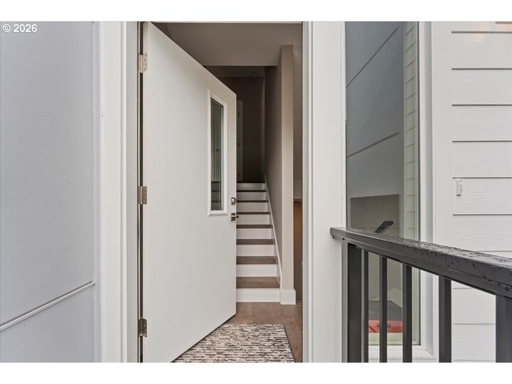 Property Photo:  9822 SW 34th Pl  OR 97219 