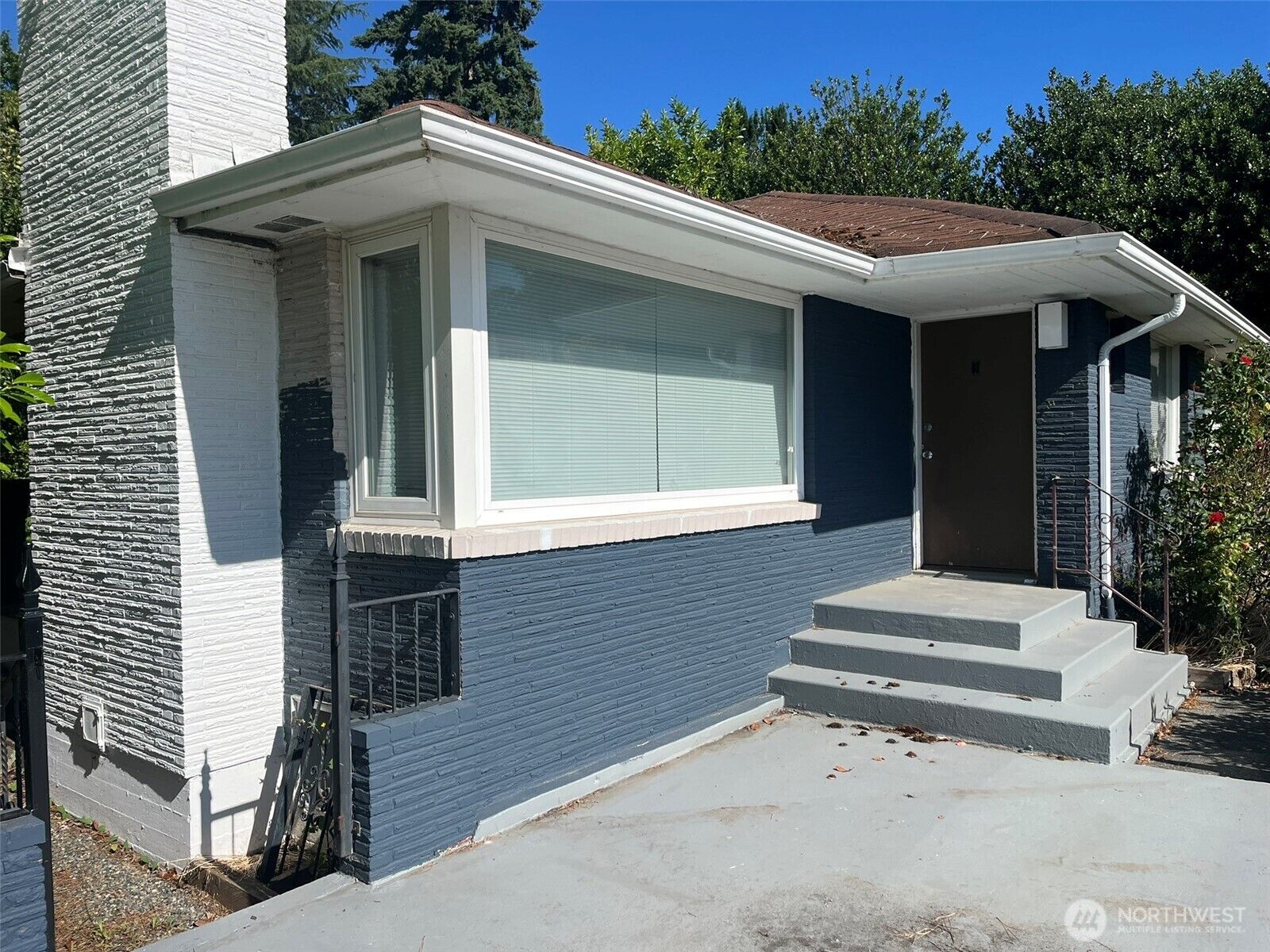 Property Photo:  6925  52nd Avenue S  WA 98118 