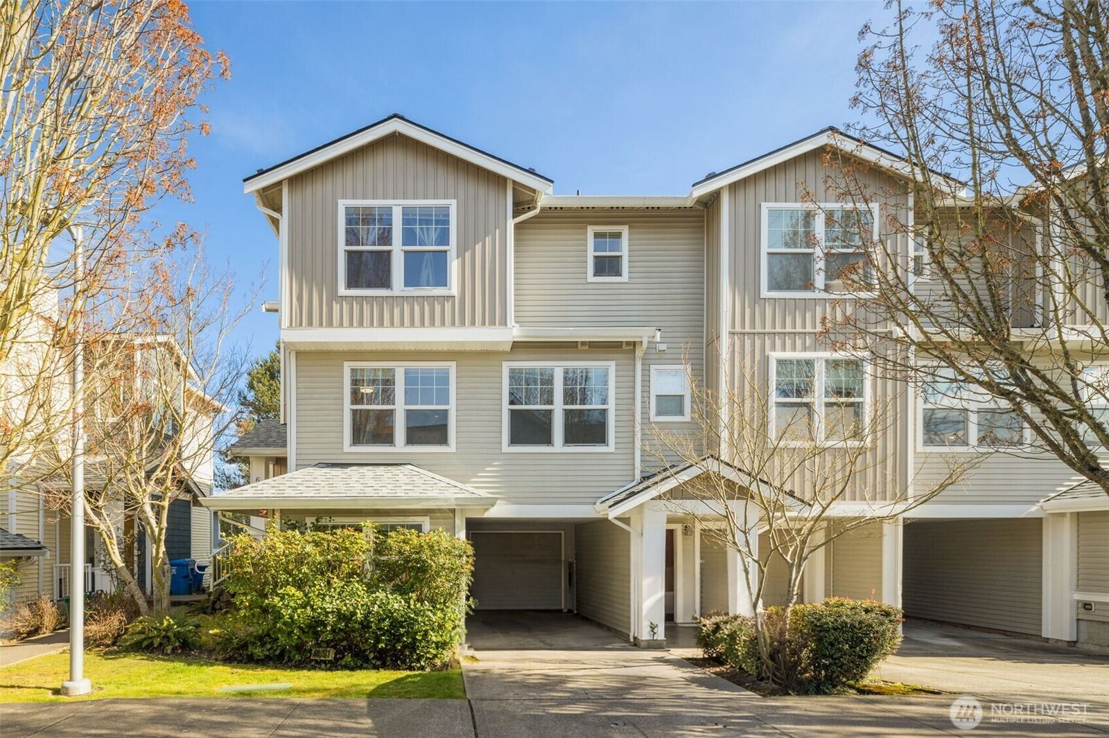 Property Photo:  6895  Holly Park Drive S  WA 98118 