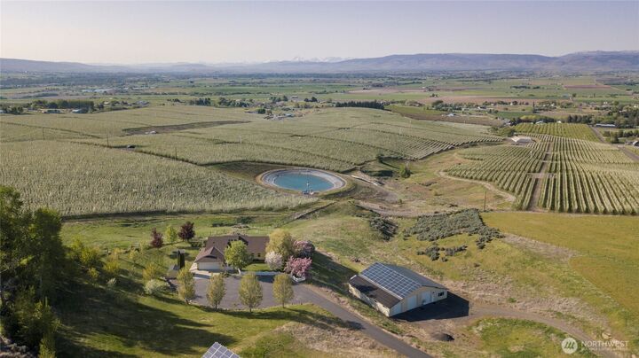 Property Photo:  1677  Dodge Road  WA 98926 