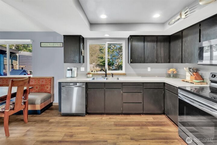 Property Photo:  505 N Hubbard Avenue  WA 98675 