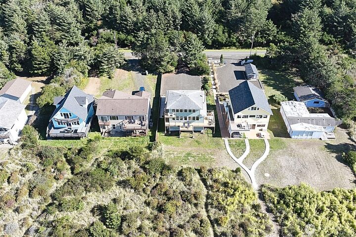 Property Photo:  27  Ocean Lane  WA 98535 