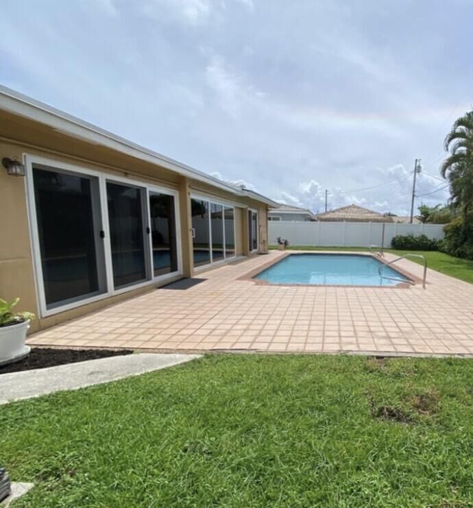 Property Photo: 1230 SE 14th Drive FL 33441