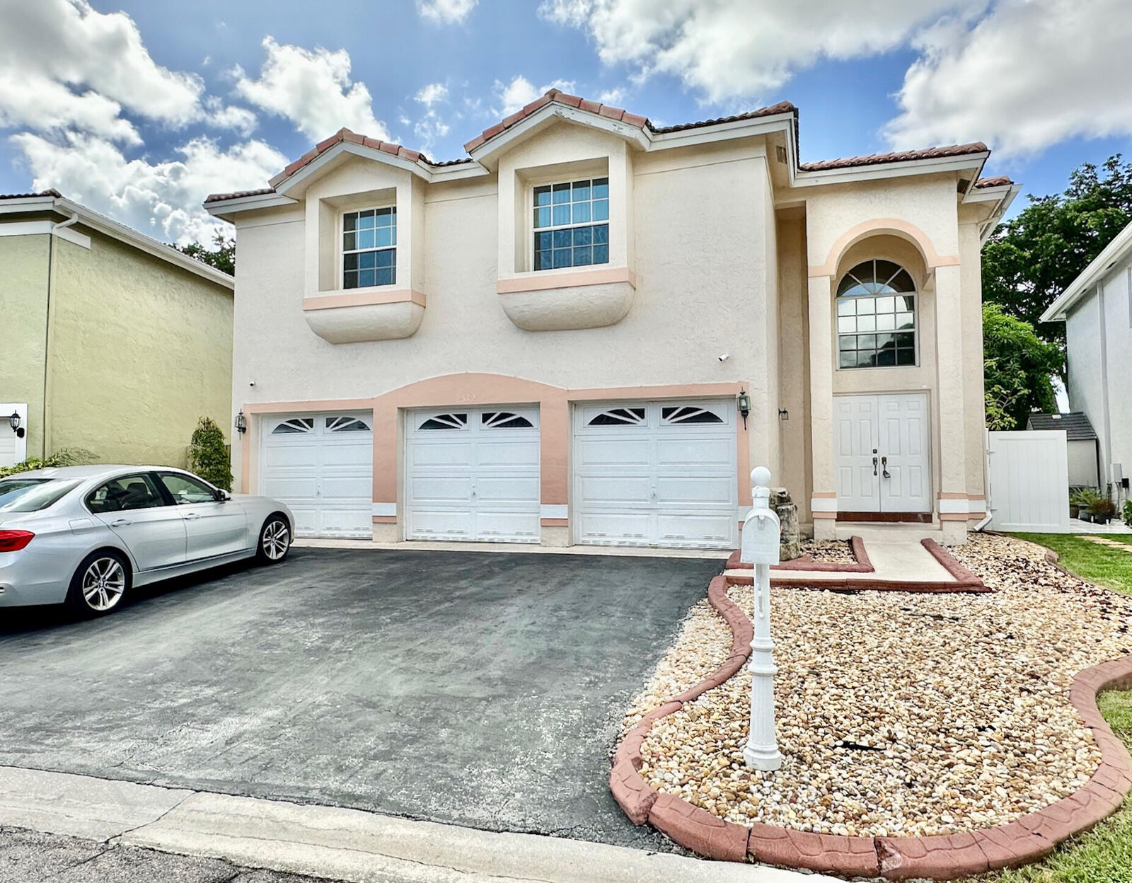 Property Photo: 2572 NW 79th Avenue FL 33063