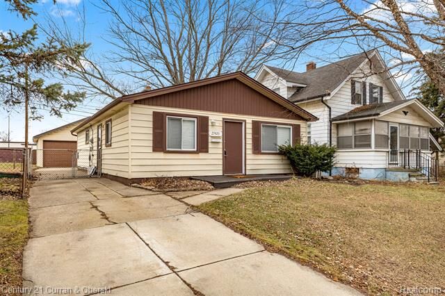 Property Photo: 27423 Groveland Street MI 48071