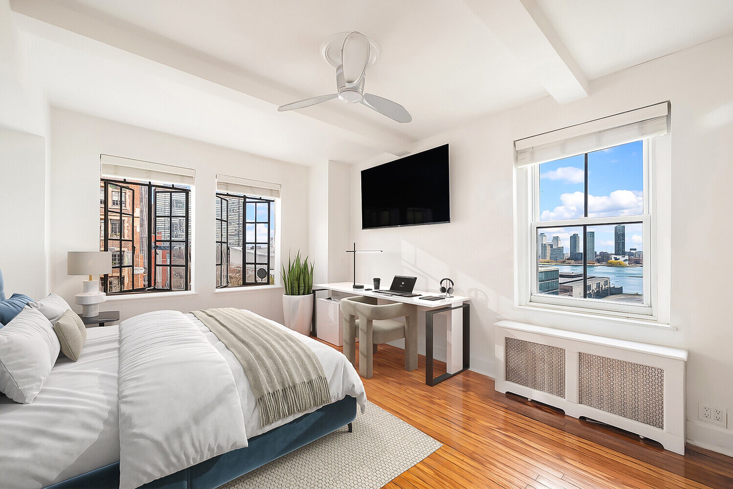 Property Photo:  25 Tudor City Place 301  NY 10017 