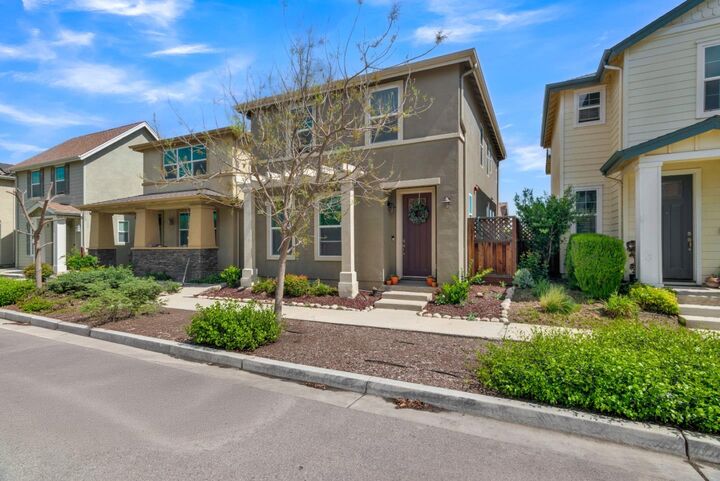 Property Photo:  642 Heirloom Place  CA 93930 