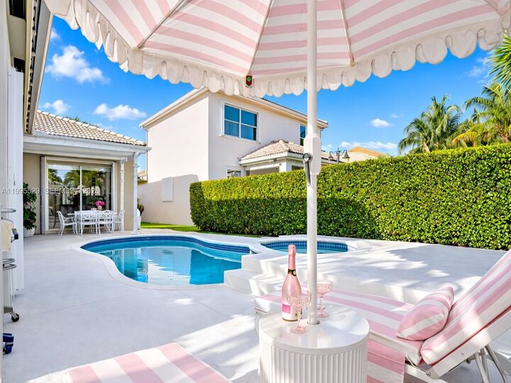 Property Photo: 6928 NW 33rd St FL 33063