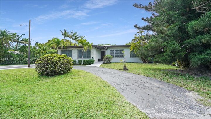 Property Photo:  1630 S Bayshore Dr  FL 33133 