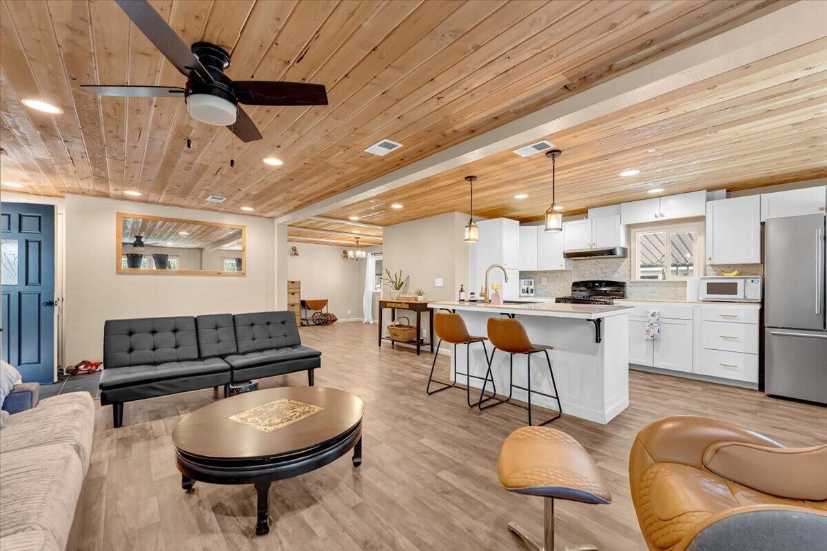 Property Photo:  821 Saint Marks Street  CA 96003 