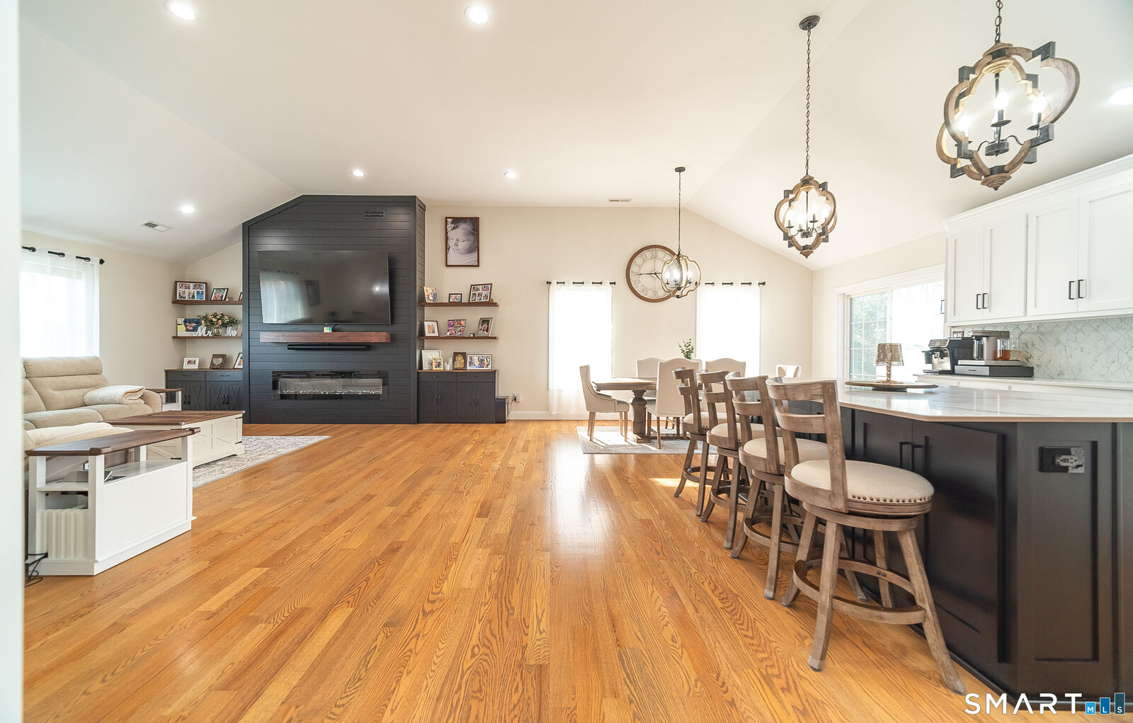 Property Photo:  69 Cronin Street  CT 06010 