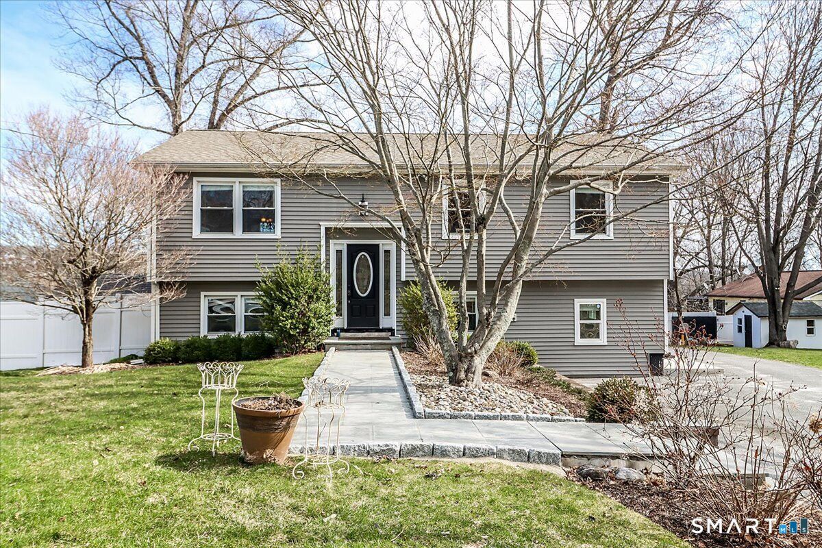 Property Photo:  3 Ken Oaks Drive  CT 06810 