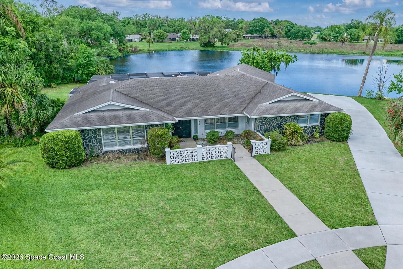 Property Photo:  1900 Tanner Court  FL 32796 