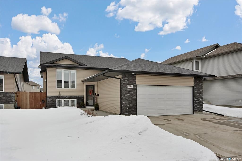 Photo de la propriété:  704 Reimer Road  SK S0K 0A2 