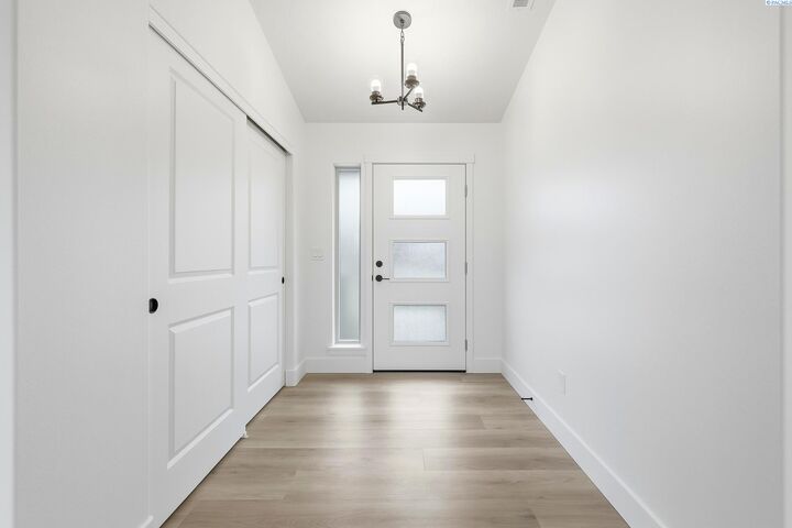 Property Photo:  6485 W 29th Ct  WA 99338 