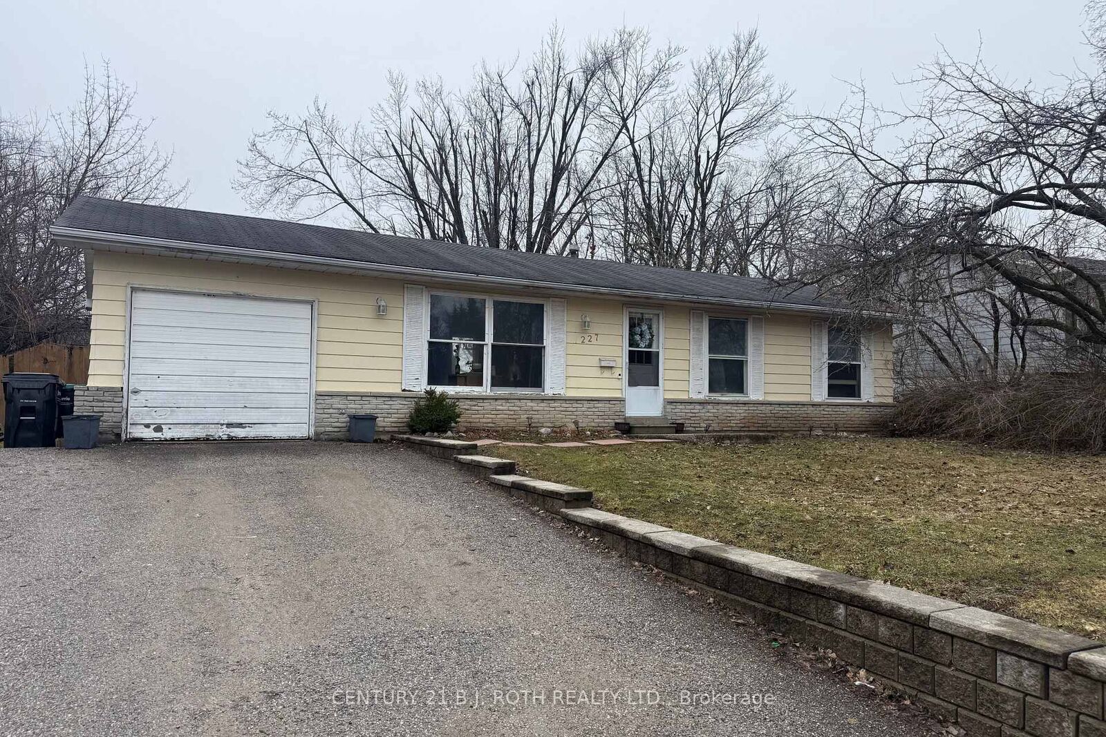 Property Photo:  227 Pine Drive  ON L4N 4H6 