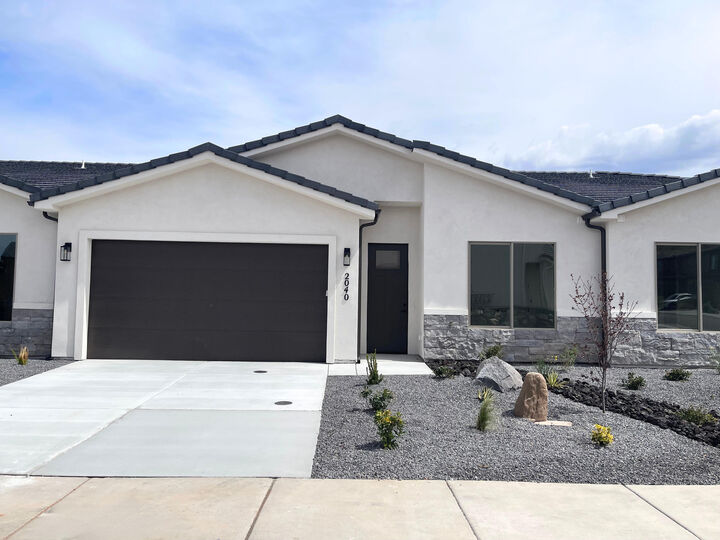 Property Photo:  2040 W 320 S  UT 84737 