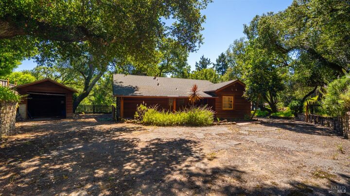 Property Photo:  22 Oak Road  CA 94930 