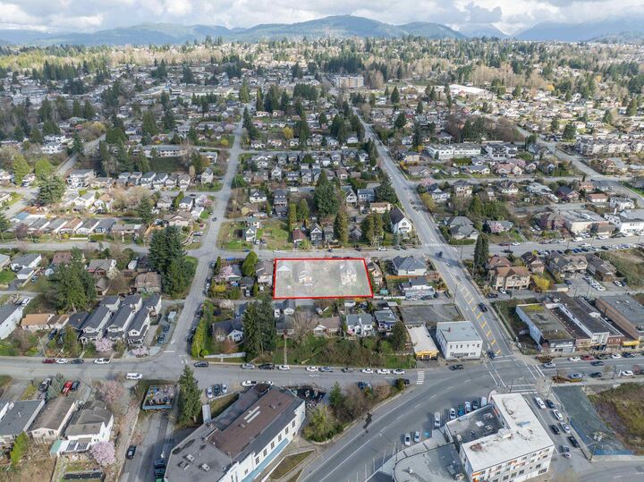 Property Photo: 32980 2 Avenue BC V2V 1J5
