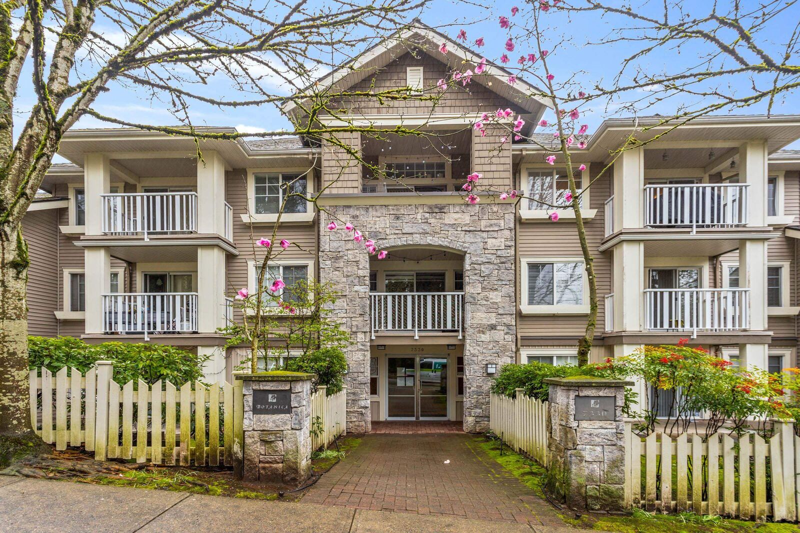 Property Photo:  7330 Salisbury Avenue 301  BC V5E 4N8 