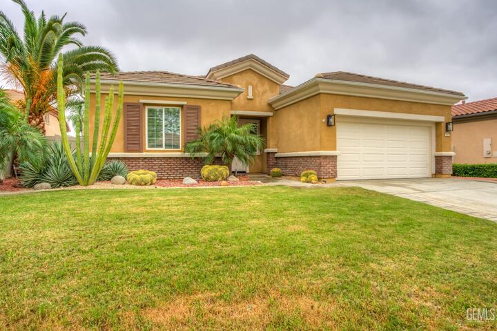 Property Photo:  5900 River Birch Drive  CA 93306 
