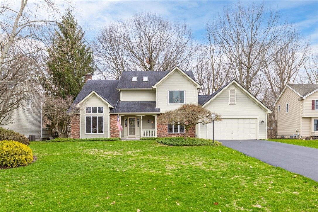 Property Photo: 5 Cobblestone Crossing NY 14526