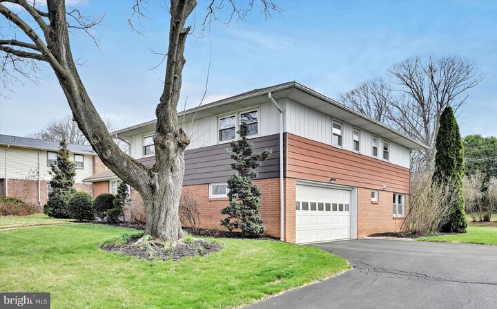 Property Photo:  2910 Curtis Road  PA 19609 