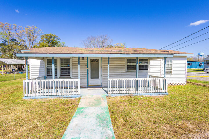 Property Photo: 1632 Central Avenue SC 29483