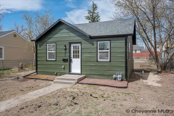 Property Photo:  304 E 4th St  WY 82007 