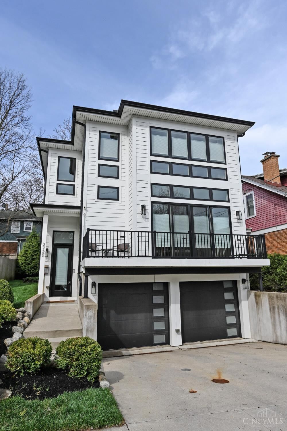 Property Photo: 3725 Maple Park Avenue OH 45209