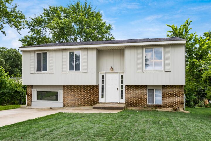 Property Photo:  2621 Ipswick Circle  OH 43224 