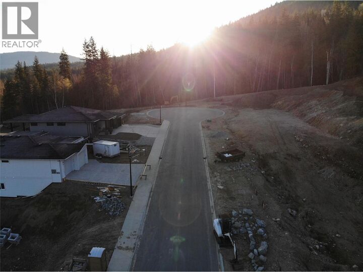 Property Photo:  840 25th Avenue Southwest  BC V1E 4M2 