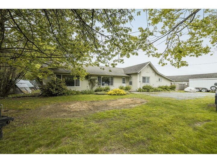 Photo de la propriété:  42617 Keith Wilson Road  BC V2R 4B3 