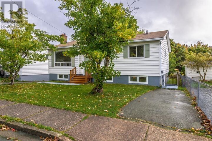 Photo de la propriété:  51 Fox Avenue  NL A1B 2H8 