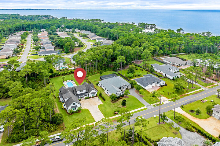 Property Photo:  1070 Driftwood Point Road  FL 32459 