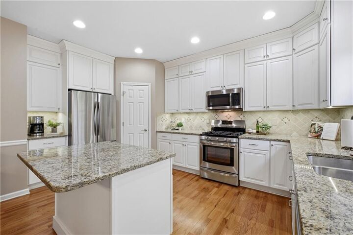 Property Photo:  620 Summer Breeze Terrace  GA 30005 