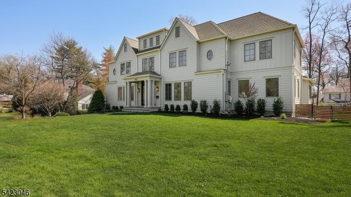 Property Photo: 909 Wyandotte Trl NJ 07090