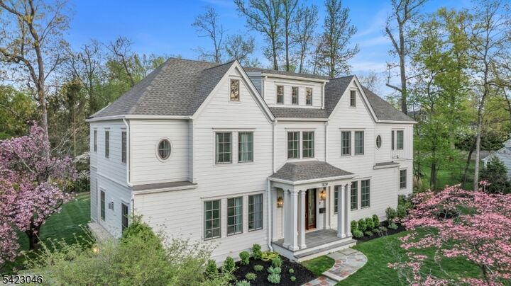 Property Photo:  909 Wyandotte Trl  NJ 07090 