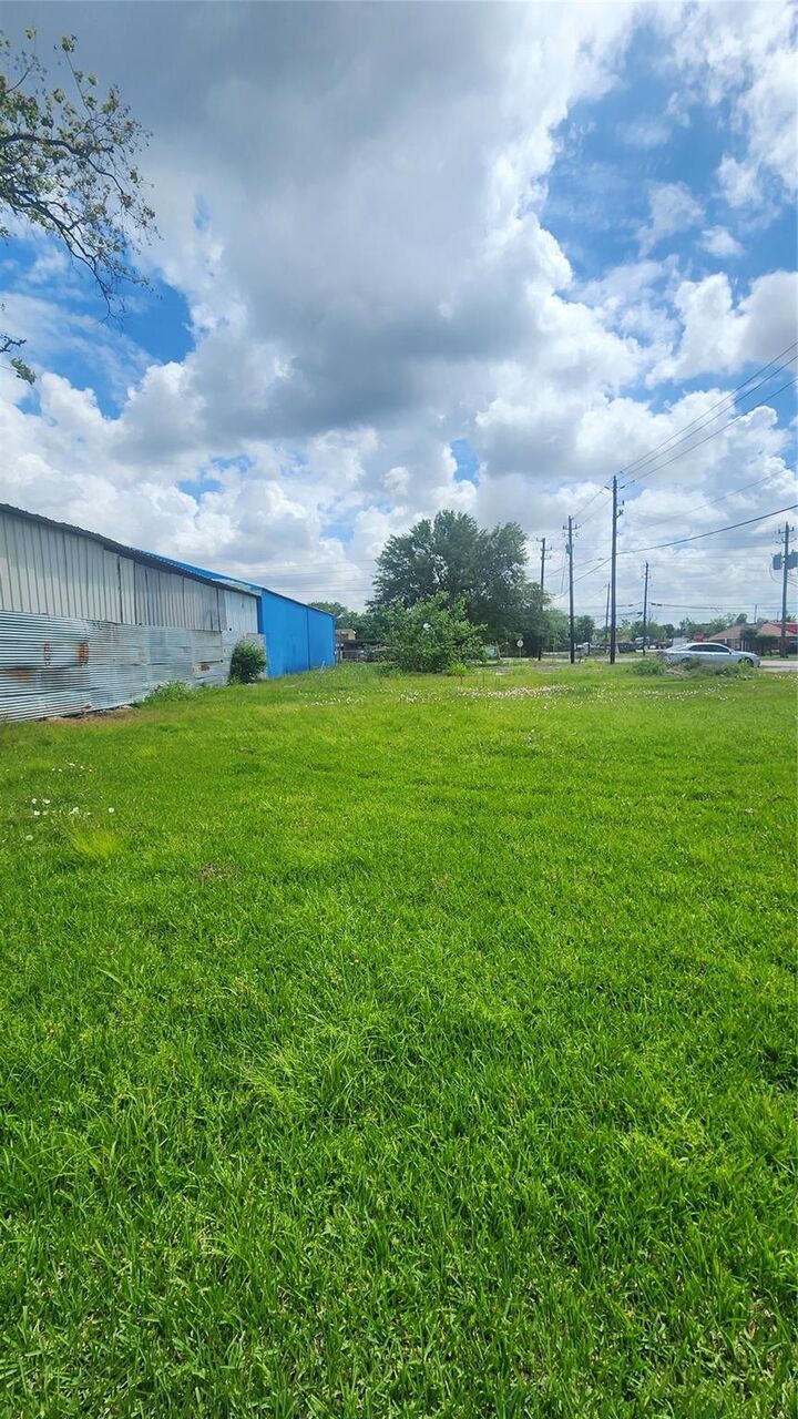 Property Photo:  8725 Talton Street  TX 77028 