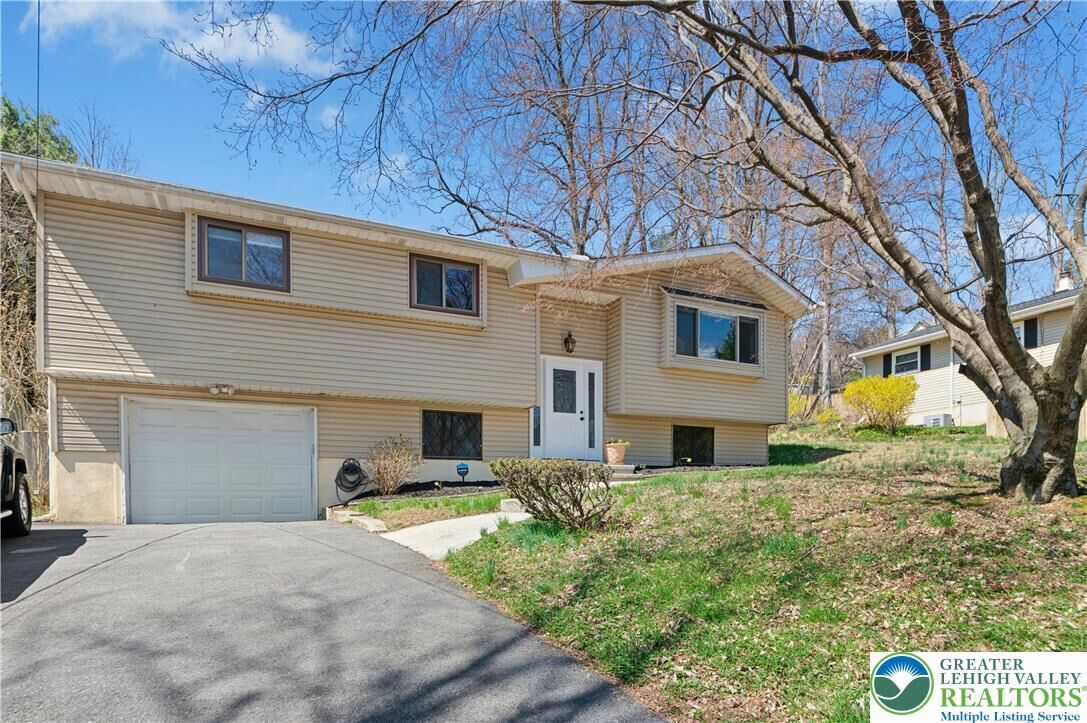 Property Photo:  754 Harrison Avenue  PA 18015 