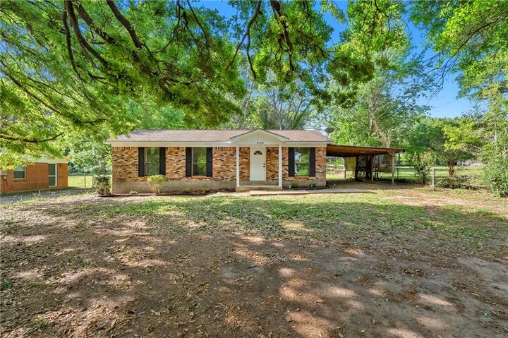 Property Photo: 8139 Wards Lane AL 36575