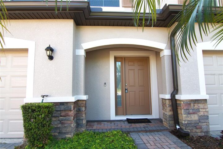 Property Photo:  3820 Silverlake Way  FL 33544 