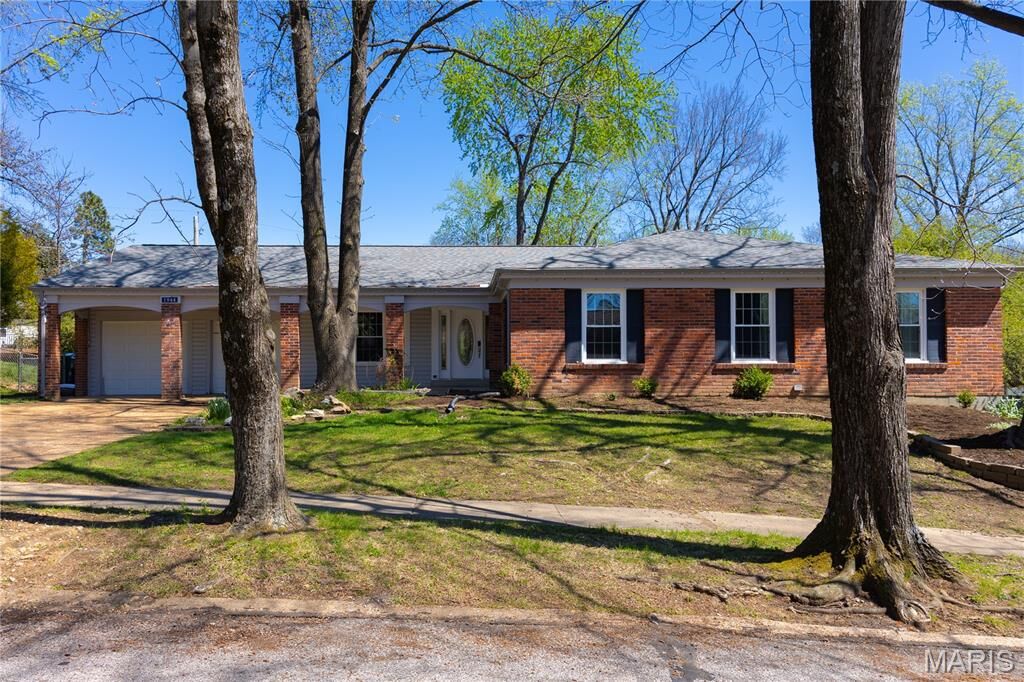 Property Photo:  1944 Pepperrell Drive  MO 63146 